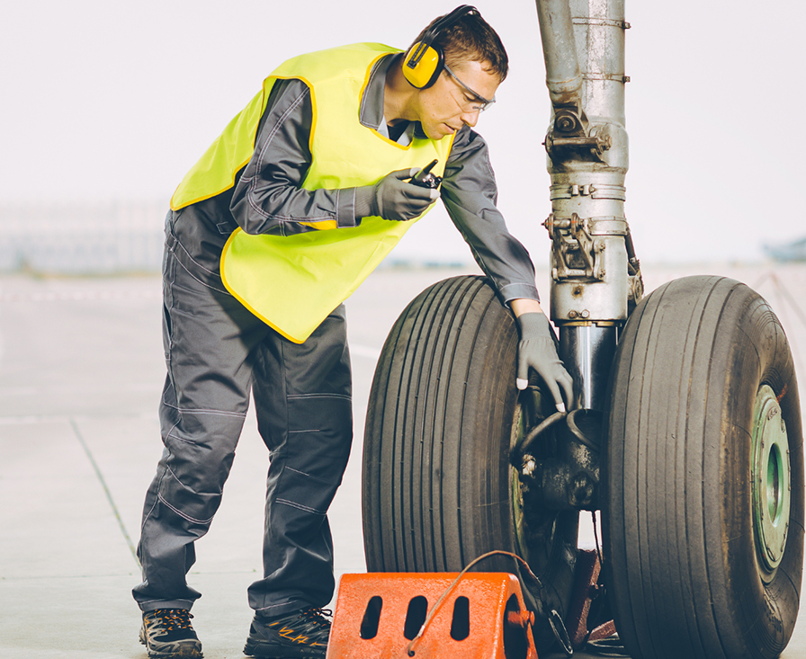 aircraft maintenance technology course